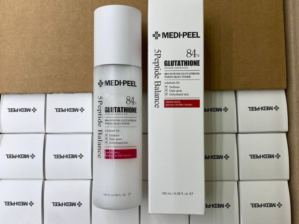 nutrients needed to make glutathione  Gluta-what? Gluta-who? Glutathione is a master molecule that gives  our cells energy by maintaining mitochondrial function. In simple terms, we  need it to support the liver + clear out harmful toxins