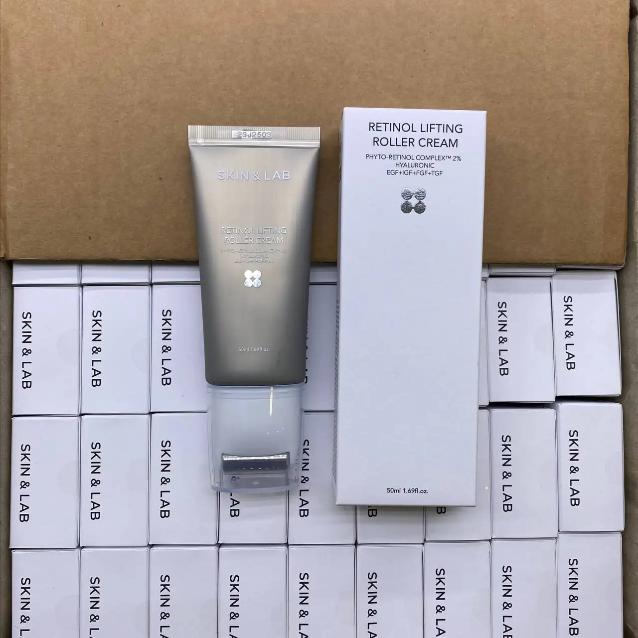 Обновляющий крем для лица SKIN&LAB Retinol Lifting Roller Cream