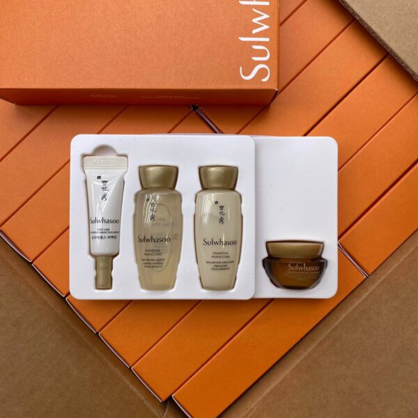 Набор корейской косметики для ухода за кожей Sulwhasoo Perfecting daily rountine kit