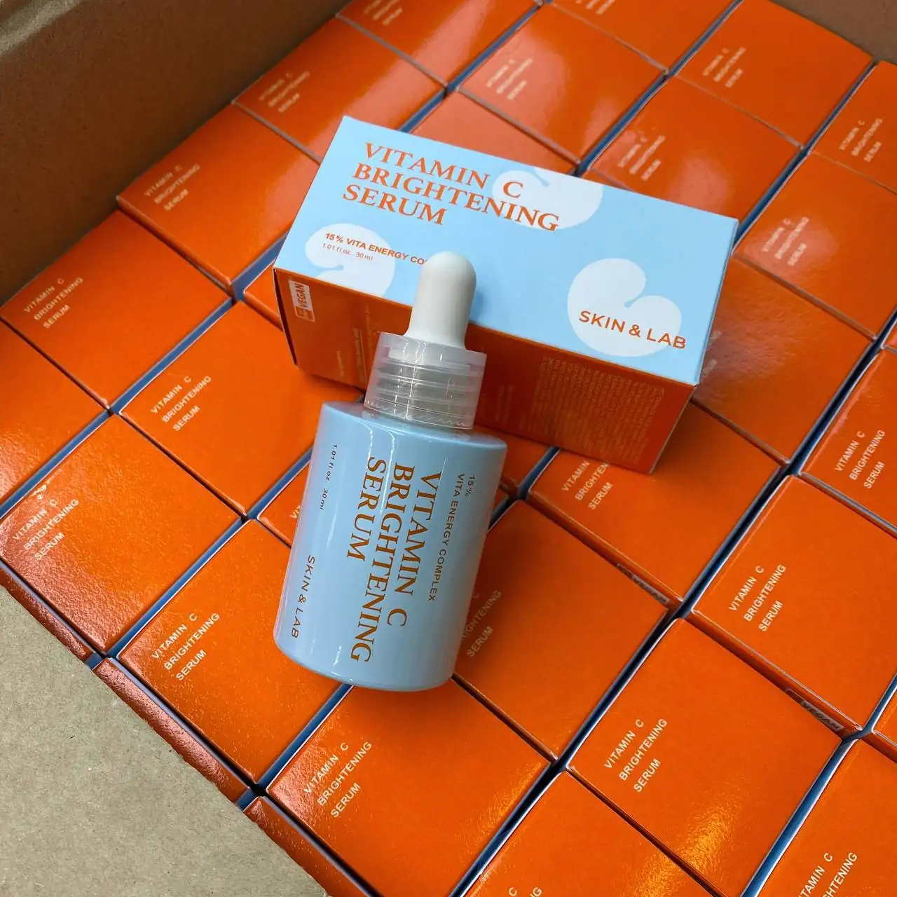 Осветляющая сыворотка с витамином C и пептидами SKIN&LAB Vitamin C Brightening Serum