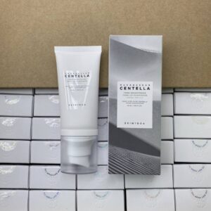 Солнцезащитный крем SKIN1004 Madagascar Centella Tone Brightening Tone-Up Sunscreen SPF50+ PA++++