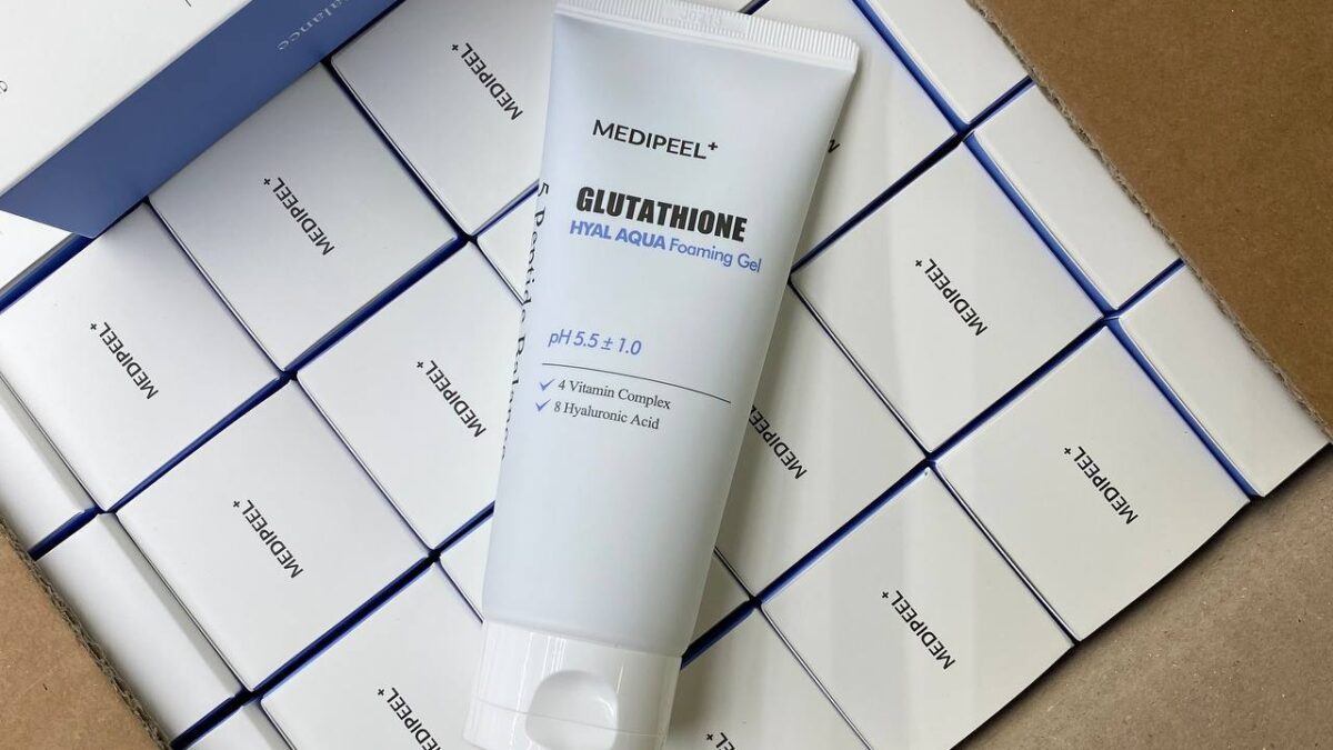 medi peel glutathione hyal aqua foaming gel Glutathione Hyal Aqua Foaming Gel Cleanser