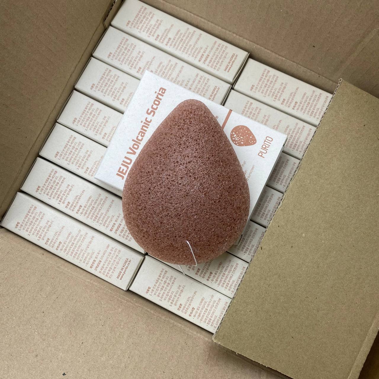 Спонж-конняку с вулканическим пеплом Purito Jeju Volcanic Scoria Konjac Sponge