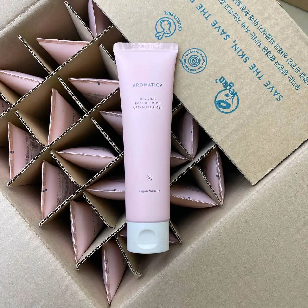 Пенка для очищения лица Aromatica Reviving Rose Infusion Cream Cleanser